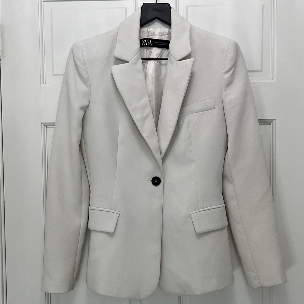 Zara White One Button Closure Fitted Silhouette Blazer Jacket - Size XS